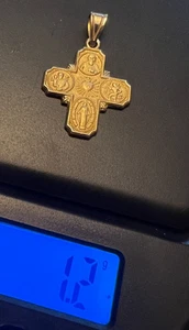 Matt 14kt Gelbgold 4-Wege Kreuz Katholische Medaille Anhänger Charm Wiegt 1,2g - Bild 1 von 10