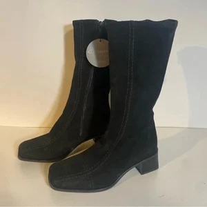 Neu mit Etikett La Canadienne Montreal halbhohe schwarze Wildlederstiefel mit Absatz und seitlichem Reißverschluss Größe 7,5 - Bild 1 von 10