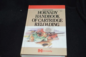 Hornady Hand Book Of Cartridge Reloading Fourth edition hard back Cover 1991 - Imagen 1 de 5