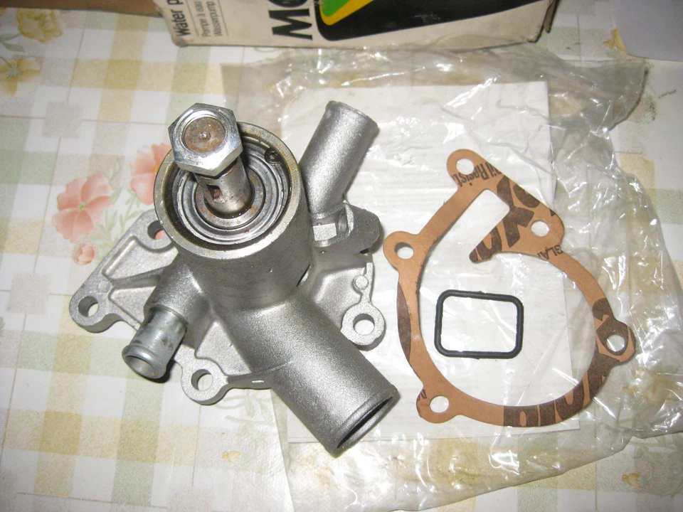 NEW QUALITY WATER PUMP - FITS: PEUGEOT 204 & 304 - PETROL / DIESEL (1965-80) - Image 1 of 1