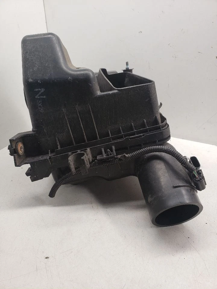 Воздухоочиститель 2,0 л без Pzev подходит для 12-14 IMPREZA 1417903 - Изображение 1 из 4