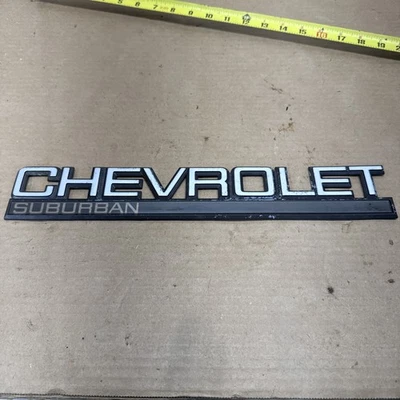 89-99 Chevrolet Suburban Rear Tailgate Barn Door Emblem 1500 2500 - Image 1 of 4