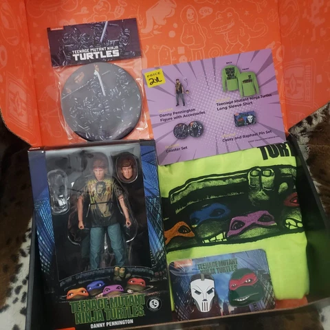 Danny Pennington Loot Crate NECA Teenage Mutant Ninja Turtles Complete 2XL Shirt Cover