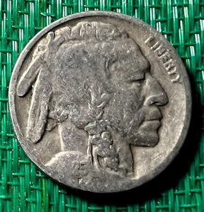 1925-P Buffalo Nickel - ** FREE SHIPPING ** - Picture 1 of 2