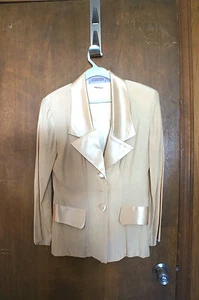 WOMEN'S 2 PIECE TUXEDO STYLE PANT SUIT BY SUGARPLUM BOUTIQUE - Picture 1 of 5