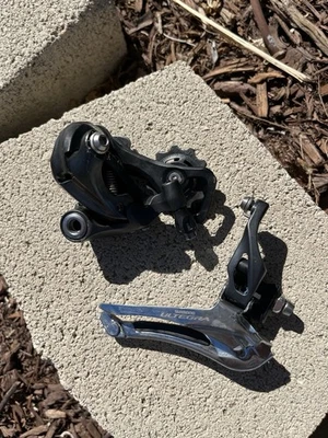 Desviadores Shimano Ultragra 6800 11 velocidades excelente estado delanteros y traseros Foto 1 de 4