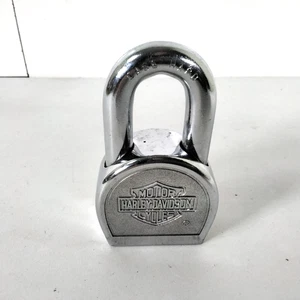 Lucchetto Harley Davidson Master Lock n.220 bloccato senza chiave Harley-David Motorcycle - Foto 1 di 6