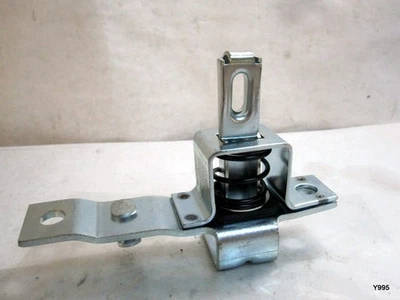 Replacement AP 59MR83T Right Tailgate Latch Fits 1979-1986 GMC K3500 Foto 1 de 4