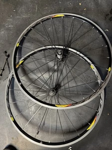 Set ruote Mavic Ksyrium Equipe 700c cerchio freno bici da strada Shimano/SRAM 8-9-10-11 sp - Foto 1 di 7