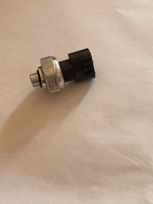 Sensor de presión aire acondicionado (CA) Denso 2011 Toyota Prius Foto 1 de 3