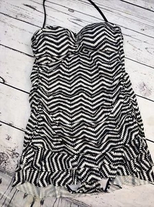Apt 9 SwimSuit size Large One Piece Skirted Bottom Black & White Zigzag - Picture 1 of 9