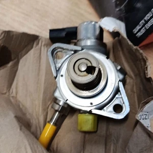 166301888R 166305283R Kraftstoffhochdruckpumpe für Nissan Qashqai Dacia 1.2 DIG-T - Bild 1 von 1