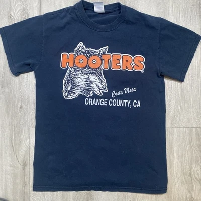 Camiseta Hooters Para Hombres Pequeña Orange County CA CALIFORNIA VINTAGE Camiseta Retro Foto 1 de 4
