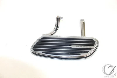 Harley Road Glide 2012 12 FLRTXSE CVO lado derecho placa de piso cromada Foto 1 de 4