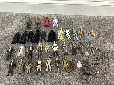 Lote de 35 figuras de acción de Star Wars (finales de los 90’s y 2000’s) con accesorios  Foto 1 de 4