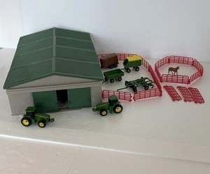 Ertl John Deere Toy Farm Playset Machine Shed Tractors Horse Trailer Fence 1:64 - Picture 1 of 14