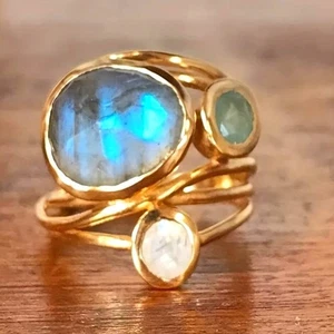 Anello Fantasia Tono Oro Vetro Applique Blu Bianco Iridescente TAGLIA 6,5 - Foto 1 di 5