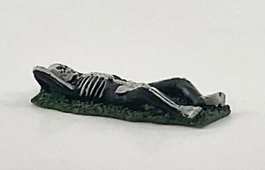 Life is Good SKELETON Lemax Halloween Spooky Town Accessory 2007 - Picture 1 of 4