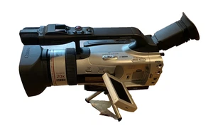 Canon XM2 Digital Video Camcorder (PAL) 3 CCD system with Pixel Shift. Working. - Picture 1 of 14