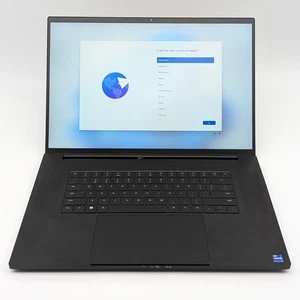 Razer Blade 18 RZ09-0484 18.4" i9-13950HX 32GB RAM 1TB+512GB SSD RTX 4080 Win11 - Picture 1 of 7