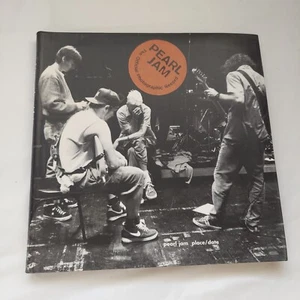 Pearl Jam: The Official Photographic Record - great photos in book - Picture 1 of 8