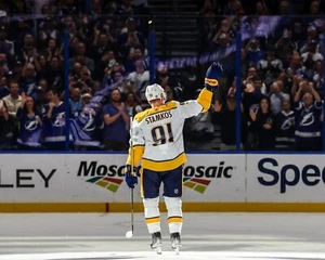 Foto de hockey de Steven Stamkos regresa a Tampa Bay Nashville Predators 8x10 NHL - Imagen 1 de 1