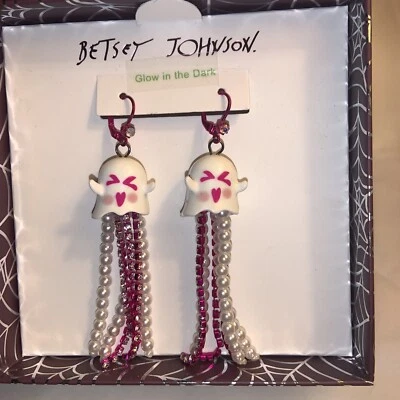 Pendientes colgantes Betsey Johnson tono fucsia Just Treats fantasma nuevos en caja $48 Foto 1 de 4