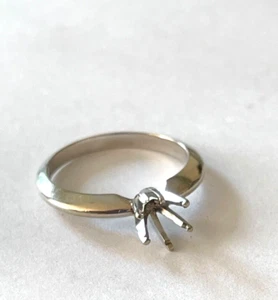 14k White Gold Solitaire Diamond Ring Mount Size 6 - Picture 1 of 6