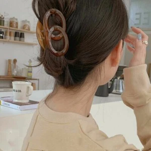 Hollow Girls Korean Shark Clip Acrylic Hair Claw Hair Accessories Hair Clip - Picture 1 of 16