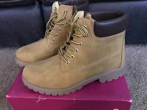 womens hiking boots size 9 Brand New!MSRP $59.99 - Picture 1 of 8