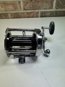 Vintage | Shakespeare | Service | 1946M | Model EH | Casting Reel - Picture 1 of 14
