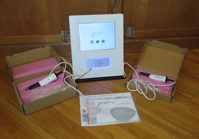 Sistema de tratamiento facial Pollogen geneO+ con aplicadores de ultrasonido y masaje Foto 1 de 4