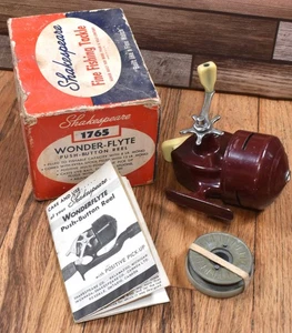 Vintage Shakespeare 1765 Wonder-Flyte Push Button Fishing Reel w Box - Picture 1 of 8
