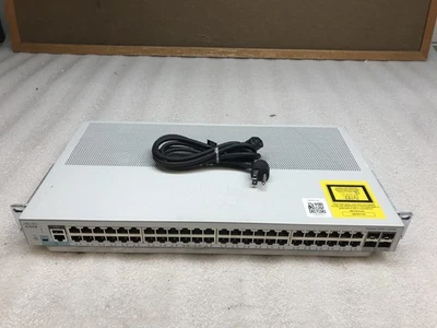Conmutador Cisco WS-C2960L-48TQ-LL 48 puertos GigE 4x 10G SFP+ LAN Lite con orejas de rack Foto 1 de 4