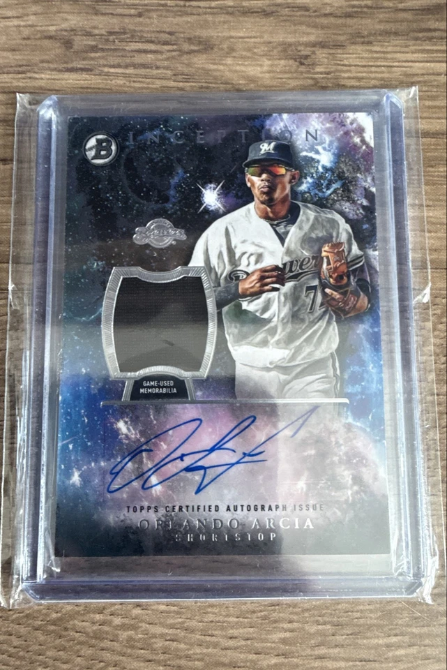 Bowman Inception 2016 - Reliquias autografiadas Orlando Arcia #IAR-OAR (AU, MEM, RC) Foto 1 de 2