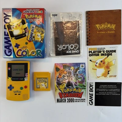 BOM Nintendo GameBoy Color GBC Pokemon Pikachu Edition COMPLETO na caixa original - Imagem 1 de 4