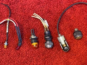 LOTE DE 6 LUCES DE PANEL DE INSTRUMENTOS DE AERONAVE TIPOS VARIADOS - Imagen 1 de 4