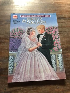 Vintage 1992 Golden Book Bride & Groom Coloring & Activity Book - Foto 1 di 5