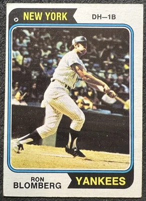 1974 TOPPS RON BLOMBERG (NEW YORK YANKEES) #117 VG OC - Image 1 of 2