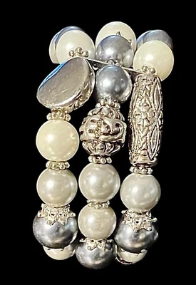 Pulsera elástica de perlas grises y blancas de imitación de 3 hilos tono plateado sin marca Foto 1 de 3