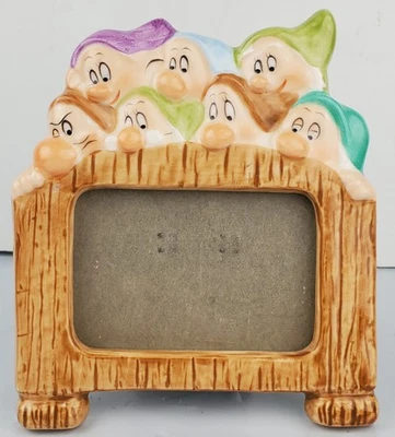 Marco de fotos Burnes Vintage Disney Blancanieves y los siete enanitos 2” x 3” - Usado en Excelente Condición Foto 1 de 4