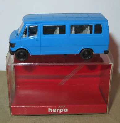 Micro Herpa Ho 1/87 Mercedes-Benz 207 D Blu Chiaro Minibus Autobus IN Box - Immagine 1 di 4