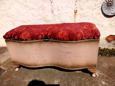 LARGE VINTAGE PINK & GOLD LLOYD LOOM STYLE WOVEN OTTOMAN BLANKET BOX - Image 1 of 4