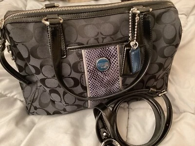 蔻驰签名双手柄挎包带斜挎包钱包 — 第 1/4 张图片