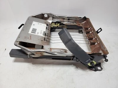 Рама ручного регулировщика переднего правого пассажирского сиденья 98-04 S10 Blazer Sonoma Jimmy - Изображение 1 из 4