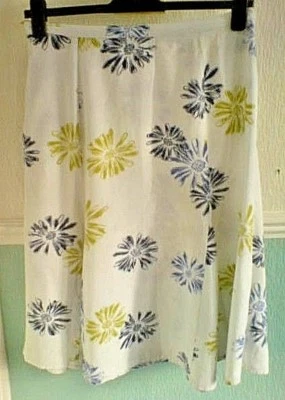 DASH White A-Line Skirt Blue Green Printed Flowers Size 14/42 Just Below Knee - Image 1 of 4