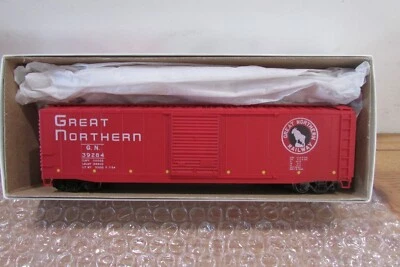 HO Scale Accurail  5034 Great Northern 50' Riveted AAR BoxCar Lot#3757 - Image 1 of 4