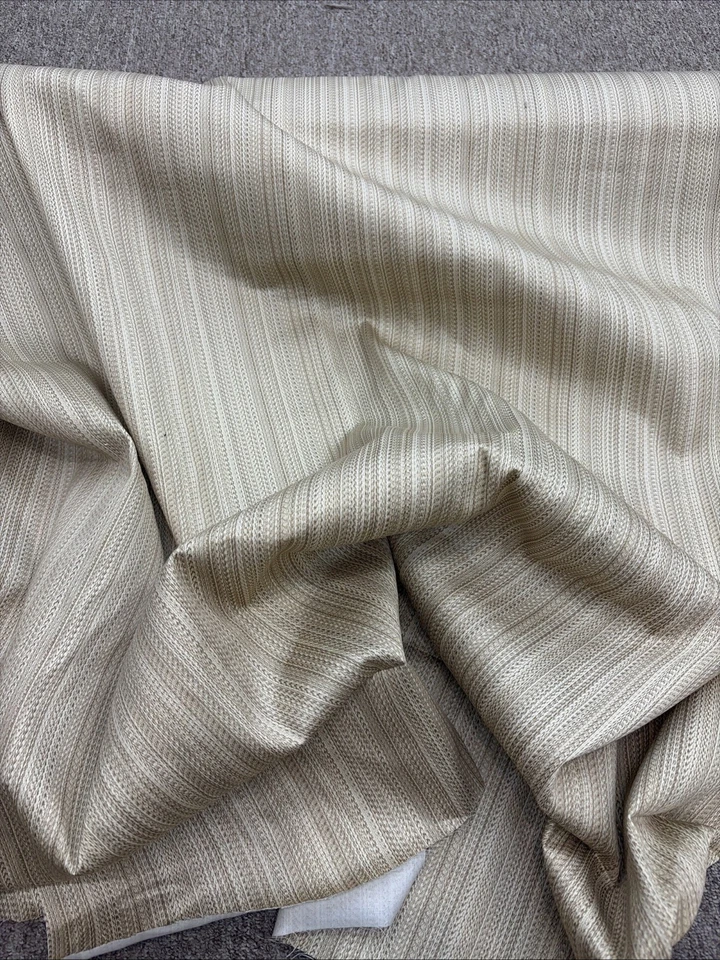 Estampado de algodón Scalamandre “Seasons” 20 3/4 yardas en beige estriado Foto 1 de 3