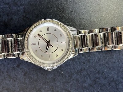 Реликвия ZR12115 женщин из нержавеющей стали аналоговый серебряный циферблат кварцевые наручные часы HO84 - Изображение 1 из 4