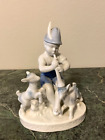Figurine vintage en porcelaine Gerold garçon et agneaux, Bavière Allemagne